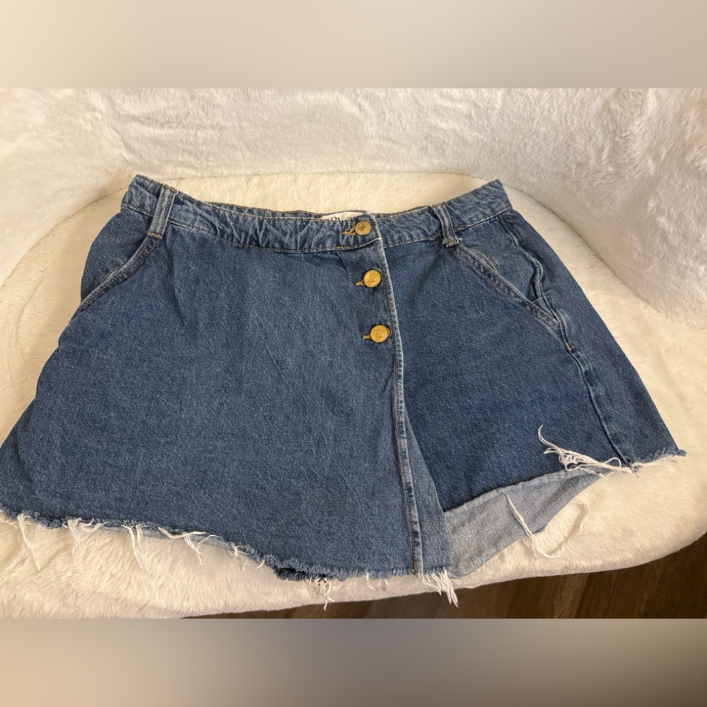 Zara skorts Blue Denim High-Waisted Shorts with gold Button Detail